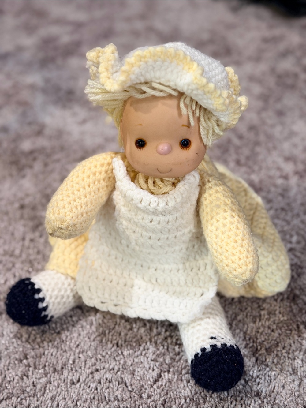 VTG 70s Handmade Crochet Doll Yellow Dress White Bib Floppy Hat &  Freckles 17”